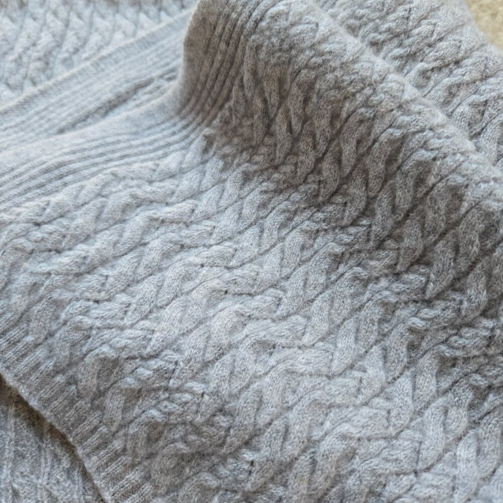 NWOT L.L. Bean Cashmere Scarf Grey Mini Cable Knit - Picture 5 of 9